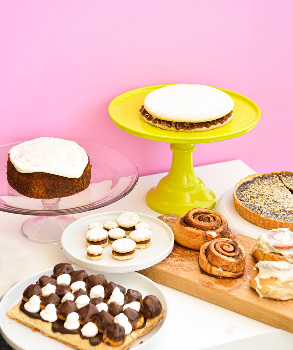 Nuzita dessert table