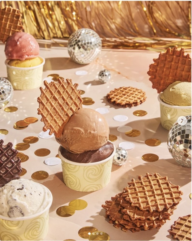 Gelatos with wafers and disco balls